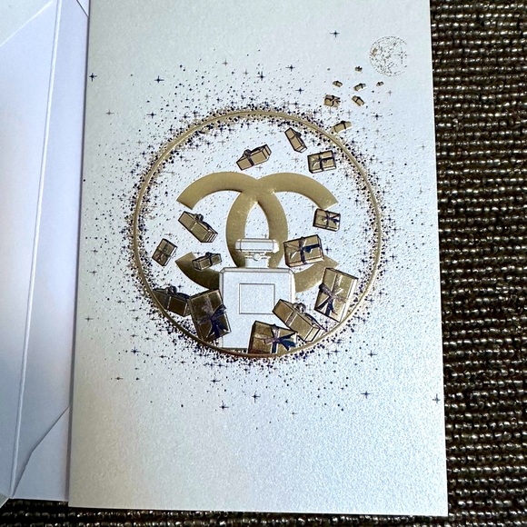 New CHANEL 17 piece Bundle - Picture 9 of 17